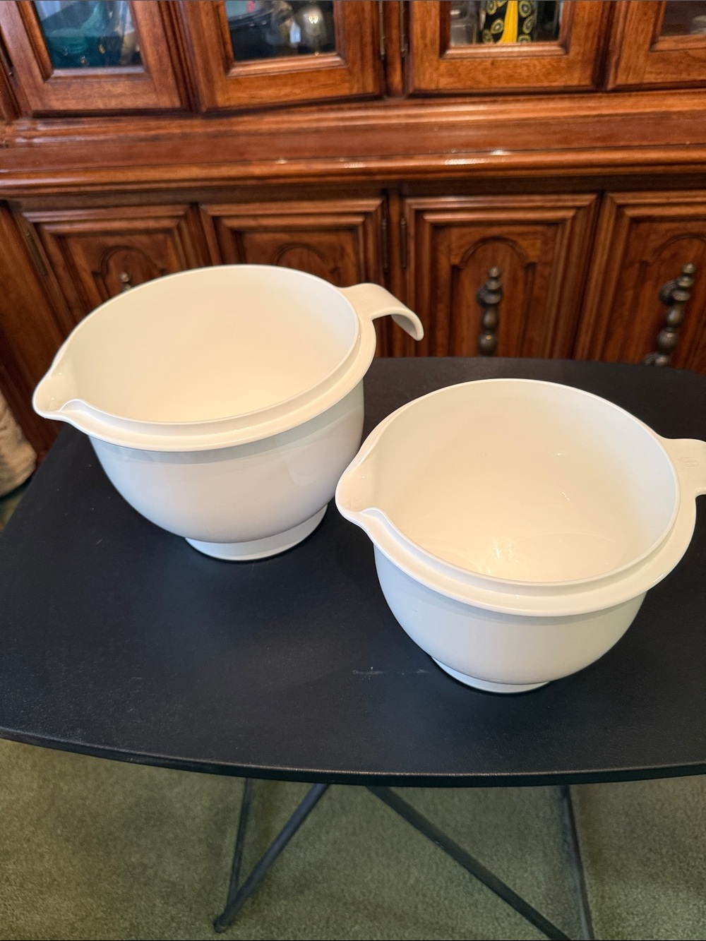 Guzzini Vintage Made in Italy White Mixing Bowls with Pour Spouts - Set of 2